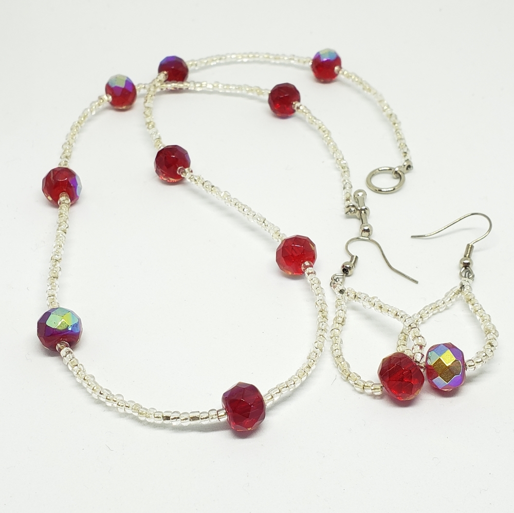 Beaded jewelry set, necklace and earrings